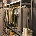 SCAFFALATURA PER ABITI COMPLETA LUNGHEZZA 3,00 MT , H 250 CM , PROF, 40 CM CON 2 LIVELLI DI APPENDERIA