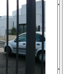 .PIANTANA PROFILO TUBOLARE ZINCATO E VERNICIATO 40x40mm - A CEMENTARE (COMPLETA DI BULLONERIA)